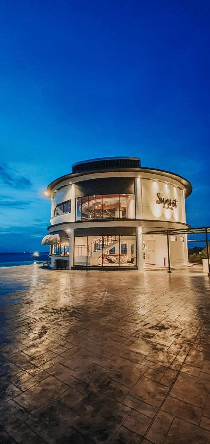 BW Suite Belitung Tanjung Pandan Esterno foto